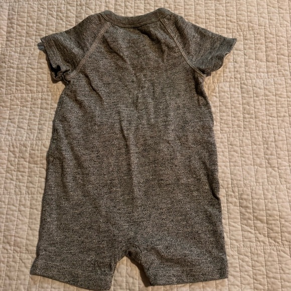 Baby Gap Gray Romper Onesie Sz 12-18 months - Picture 6 of 6